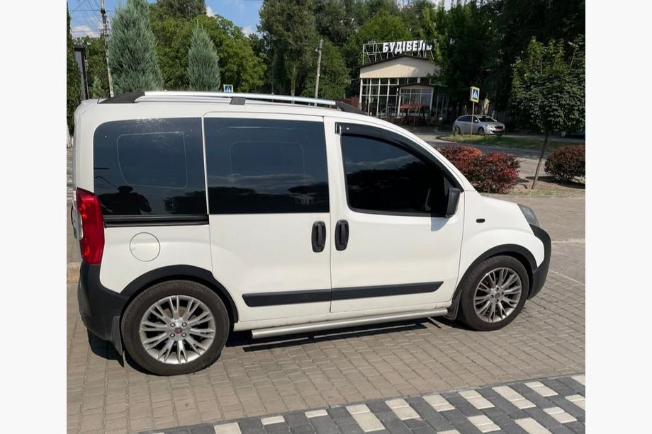 Peugeot Bipper 2008–2017 Wielkastverbreders (set van 4, zwart) 2-deurs, metaal Foto 5