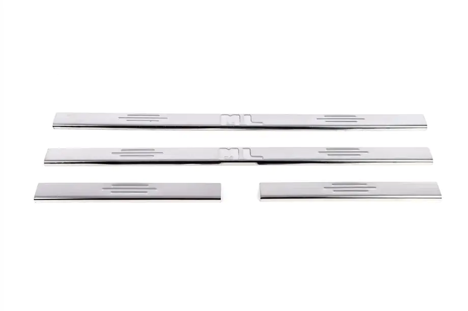 Mercedes ML W163 1997–2005 Instaplijsten (Carmos, set van 4, RVS) Foto 2