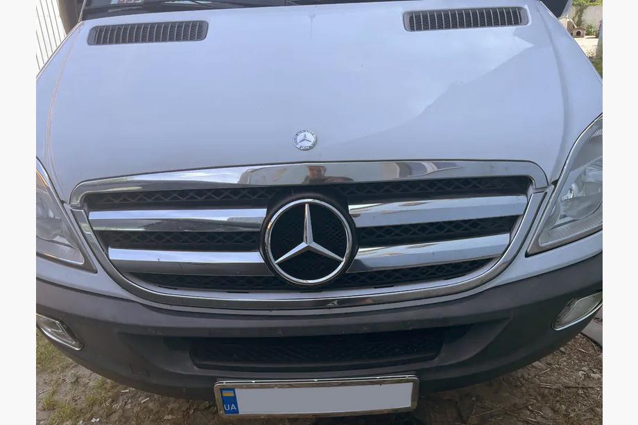 Mercedes Sprinter W906 2006–2018 Grilleomlijsting (2006-2013, RVS) Image