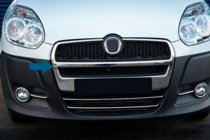 Fiat Doblo II 2010–2022 RVS sierlijsten voor radiateurgrille (2010-2015, volledige set) Carmos - Turks staal foto 3