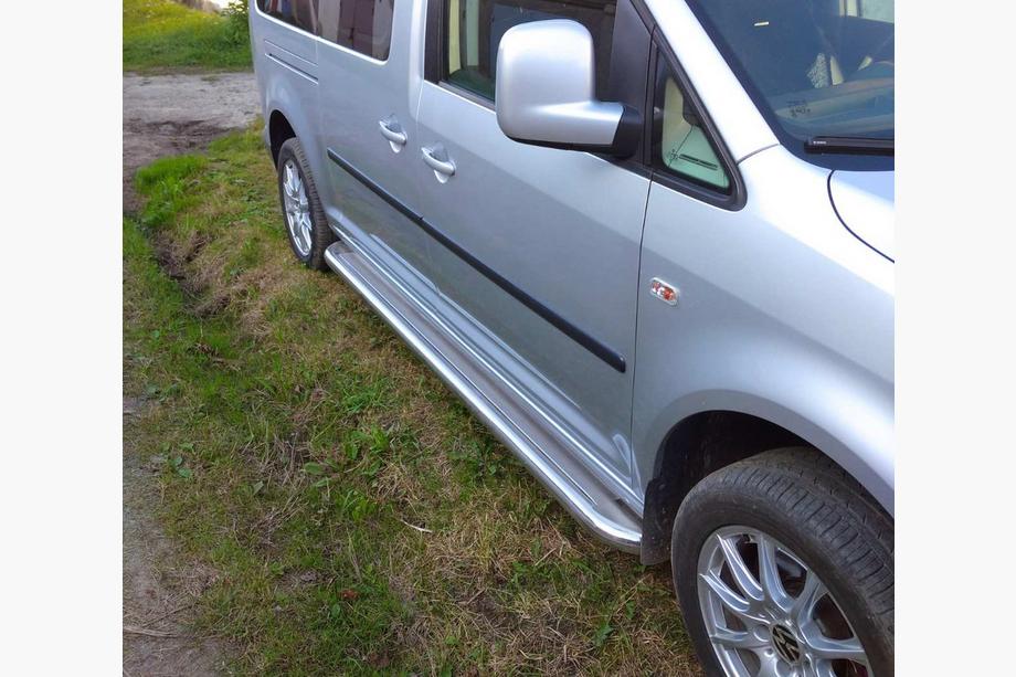Volkswagen Caddy 2004–2010 Premium side steps (2 st., RVS) Standaard montagebasis, Ø60 Image
