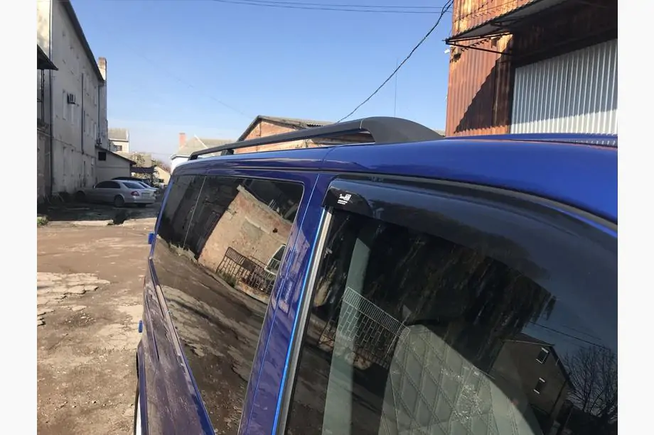 Volkswagen T5 Transporter 2003–2010 Zwarte dakrails Foto 5