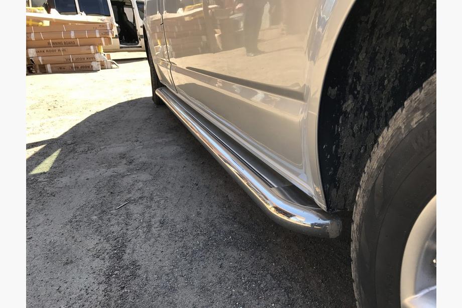 Volkswagen T5 Caravelle 2004–2010 Premium side steps (2 st., RVS) Image