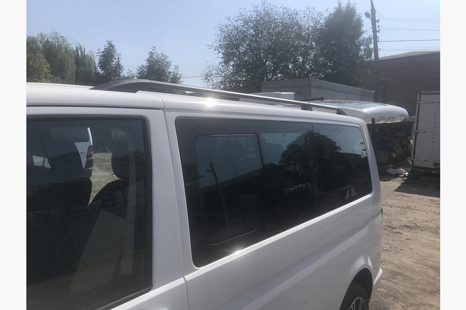 Volkswagen T5 2010–2015 Zwarte dakrails Korte wielbasis, metalen voeten Foto 9