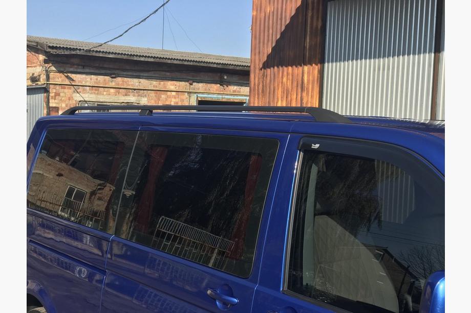 Volkswagen T5 2010–2015 Zwarte dakrails Korte wielbasis, metalen voeten Foto 6