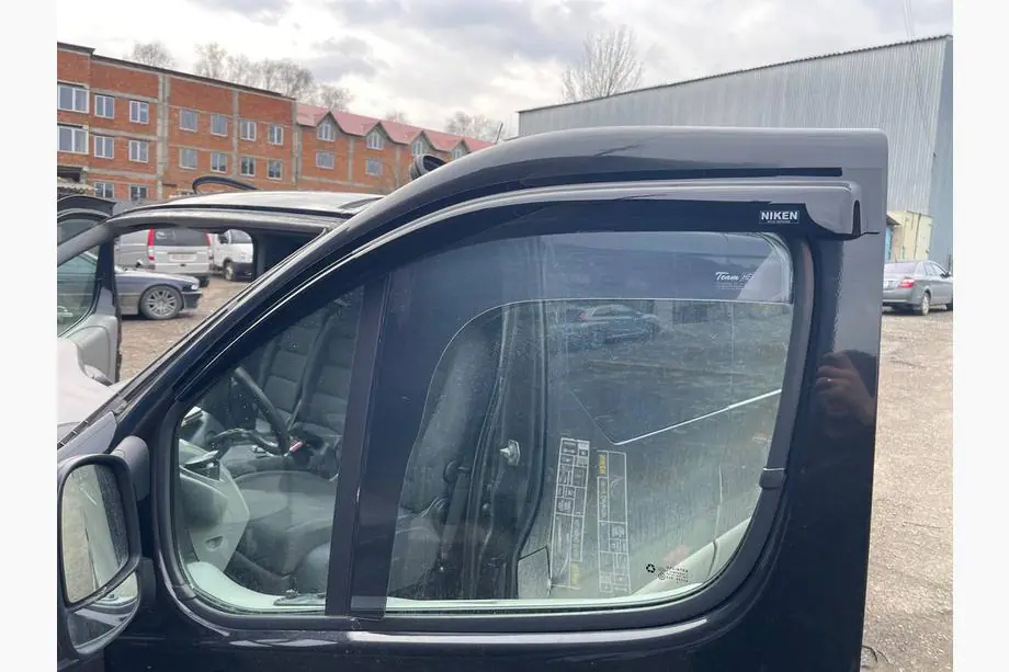 Opel Vivaro 2001–2015 Raamwindschermen (2 stuks, Niken) Image