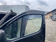 Renault Trafic 2001–2015 Raamwindschermen (2 stuks, Niken) foto 4