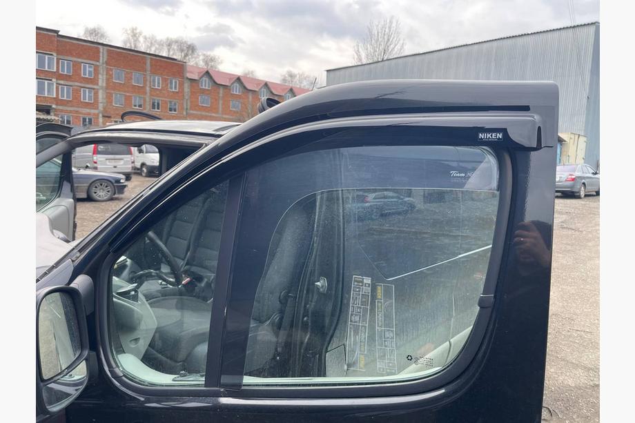 Renault Trafic 2001–2015 Raamwindschermen (2 stuks, Niken) Image