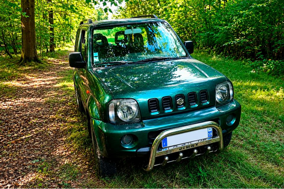 Suzuki Jimny 1998–2018 Bullbar QT006 (RVS) Image