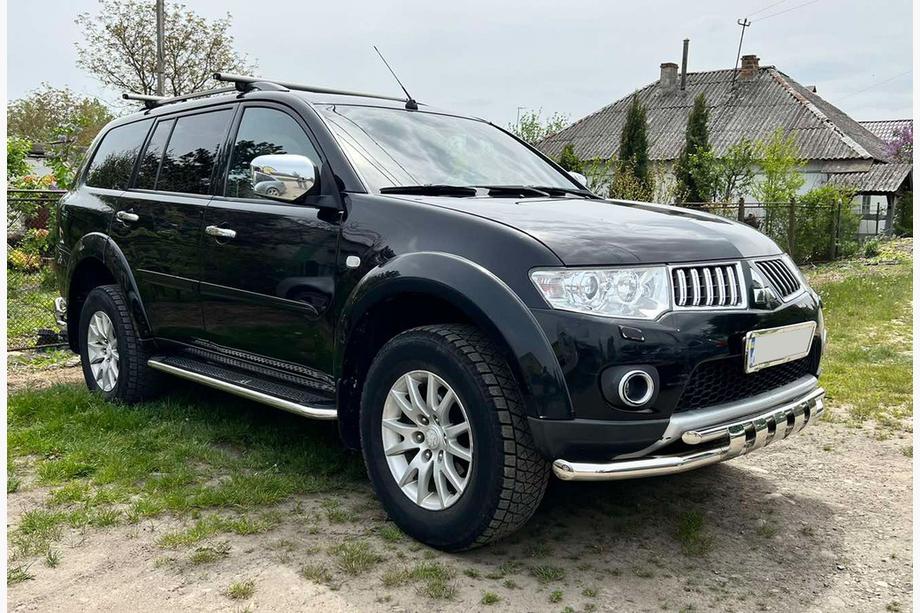 Mitsubishi Pajero Sport 2008–2015 RVS voorbumperbescherming ST015 Image