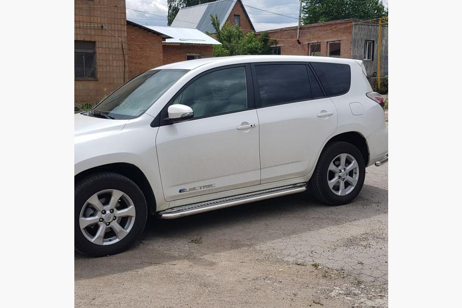 Toyota Rav 4 2006–2013 Premium side steps (2 st., RVS) Image
