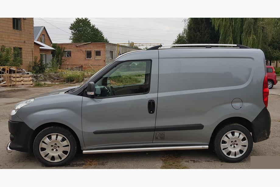 Fiat Doblo II 2010–2022 Sidebars (2 stuks, RVS) 70 mm, standaardbasis Foto 3