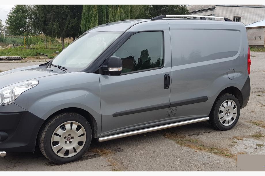 Fiat Doblo II 2010–2022 Sidebars (2 stuks, RVS) 70 mm, standaardbasis Foto 2