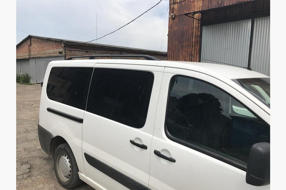Fiat Scudo 2007–2015 Dakrails, zwart Lange wielbasis, kunststof voetsteunen Foto 2