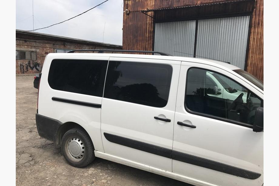Fiat Scudo 2007–2015 Dakrails, zwart Lange wielbasis, kunststof voetsteunen Foto 3