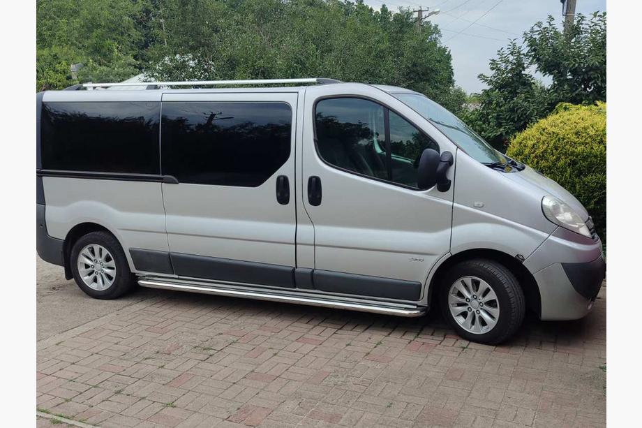 Opel Vivaro 2001–2015 Premium side steps (2 st., RVS) 60 mm, lange wielbasis Foto 15