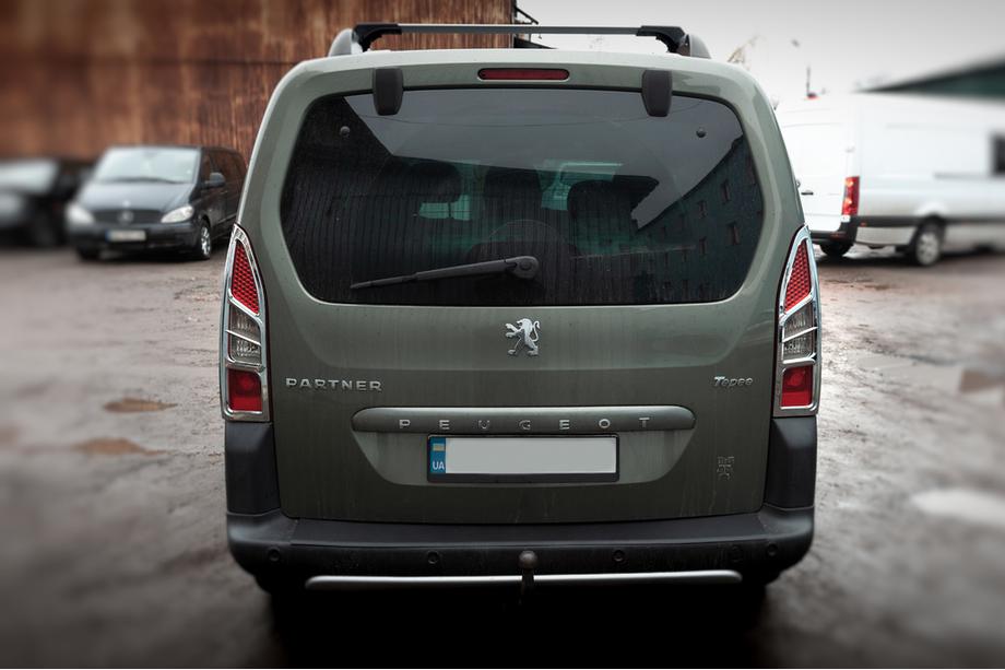 Peugeot Partner Tepee 2008–2018 Hoek-achterlichtcovers (set 2 stuks, kunststof) Foto 2