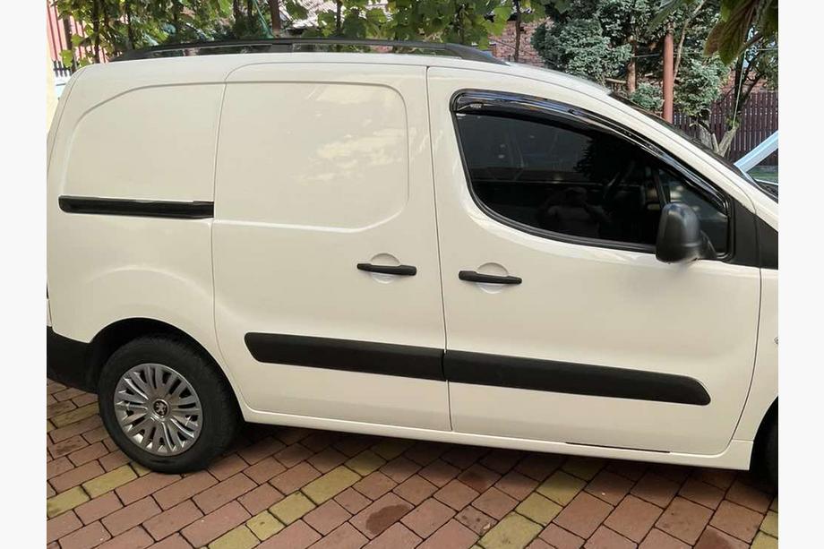 Peugeot Partner Tepee 2008–2018 Zwarte dakrails Image