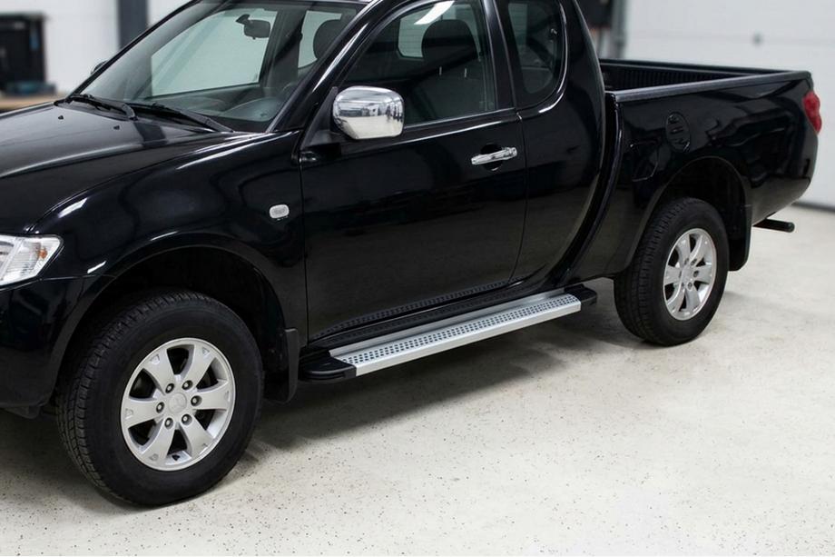 Mitsubishi L200 2006–2015 Zijtreden Maya V2 (set van 2, aluminium) Image