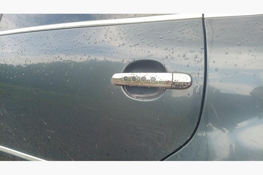 Seat Leon 2005–2012 RVS deurgreepkappen met perforatie 2 stuks, OmsaLine - Italiaans roestvrij staal Foto 5