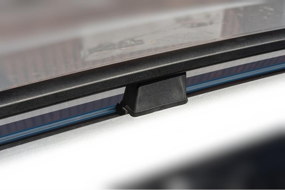 Toyota Rav 4 2006–2013 Zwarte Turkse dakrails Korte wielbasis, metalen voeten Foto 10
