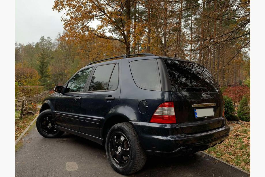 Mercedes ML W163 1997–2005 RVS sierstrip boven het kenteken OmsaLine - Italiaans roestvrij staal Foto 3