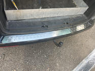 Volkswagen T5 Caravelle 2004–2010 Rechte achterbumper beschermlijst (Omsa, RVS) Mat foto 2