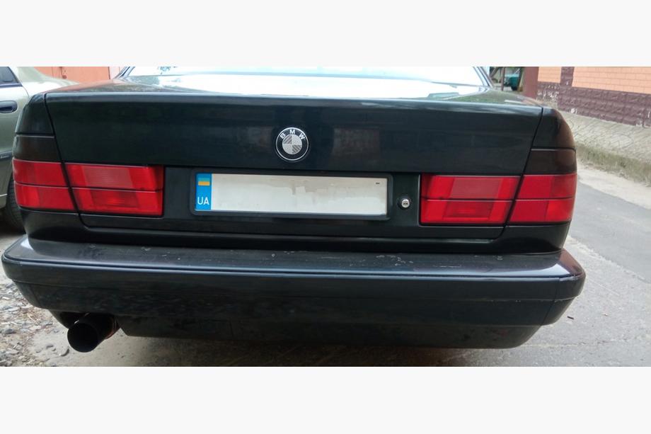 BMW 5 Serie E34 1988–1995 Carbon embleem, Turkije (82 mm) Foto 4