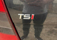 Volkswagen Passat B7 2012–2015 TSI opschrift (OEM-look) TS chroom, I rood foto 1