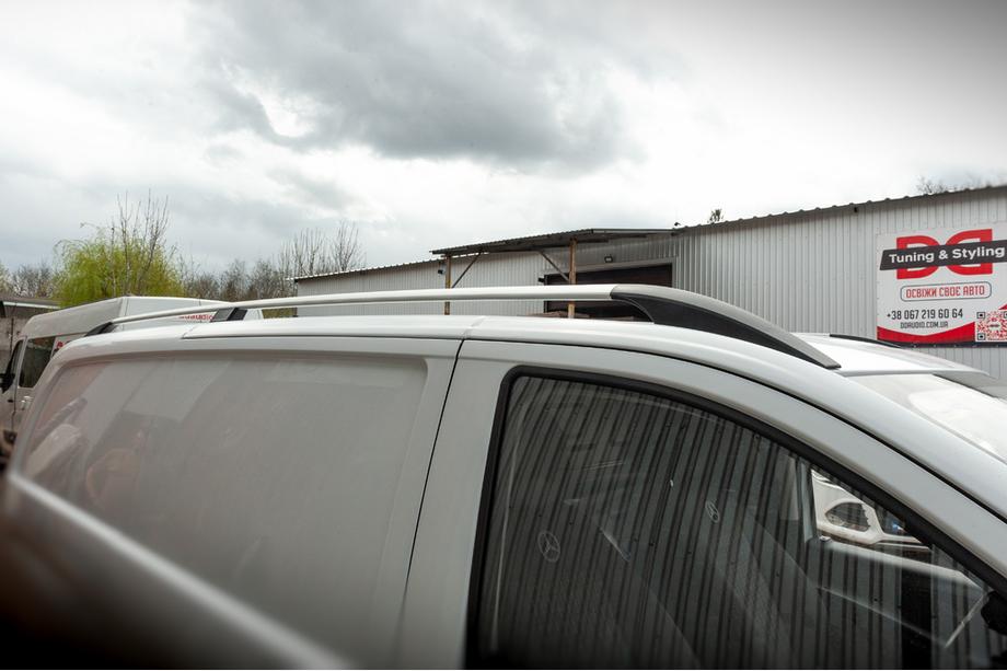 Mercedes Vito/V-klasse W447 2014– Dakrails ELITE chroom (kunststof voet) Middellange wielbasis (Long) Foto 2