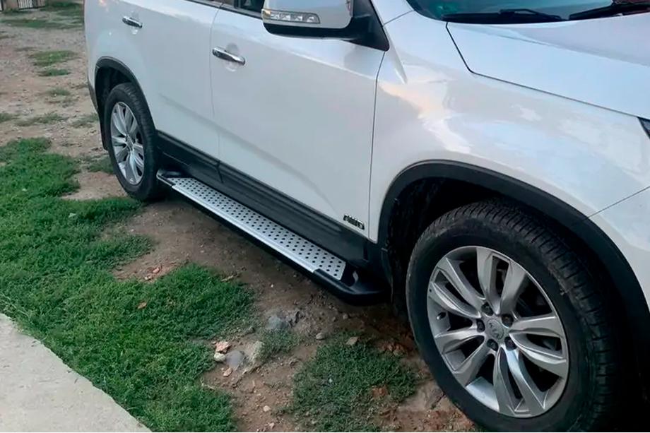 Kia Sorento II XM 2009–2014 Zijsteps Allmond Grey (2 stuks, aluminium) 2013-2016 Image