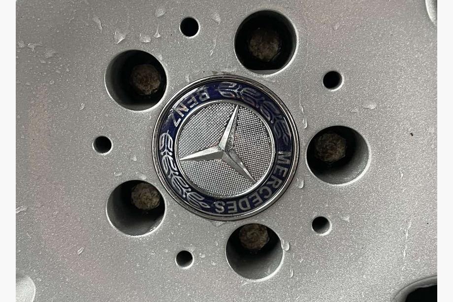 Mercedes-Benz Velgcenterkappen 71/75 mm zonder ring (4 stuks, blauw V2) Foto 1