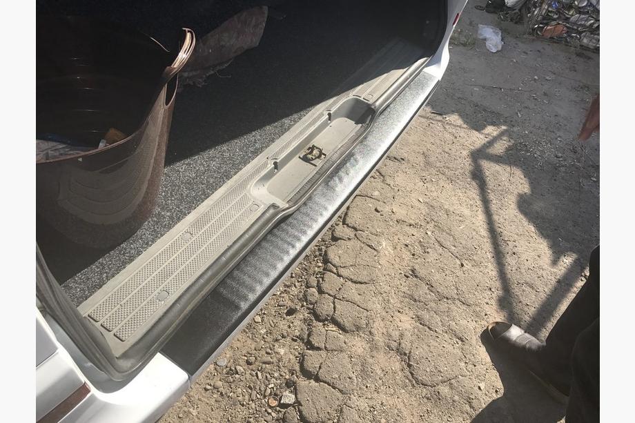 Mercedes Vito W639 2004–2014 Achterbumperbeschermplaat met opstaande rand (DDU, kunststof) Glanz Foto 6