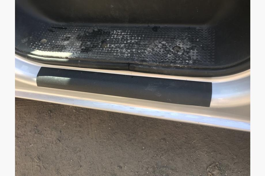 Renault Trafic 2001–2015 ABS dorpellijsten (2 stuks, DDU) Foto 9