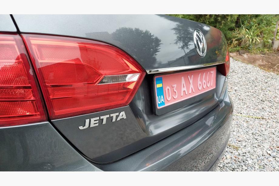Volkswagen Jetta 2011–2018 Sierstrip boven kenteken OmsaLine (RVS) Image