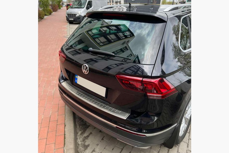 Volkswagen Tiguan 2016–2023 Achterbumper beschermlijst (OmsaLine, RVS) Foto 1