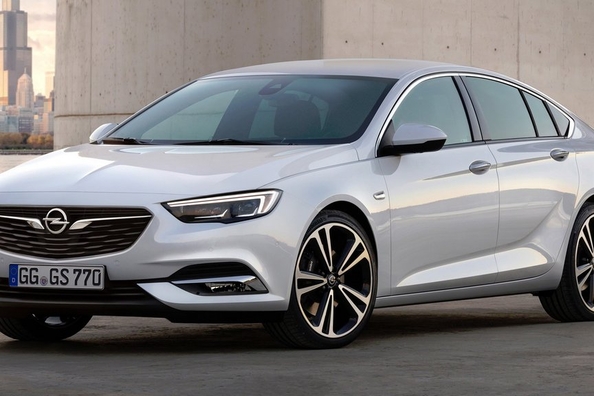 Review van de nieuwe Opel Insignia liftback