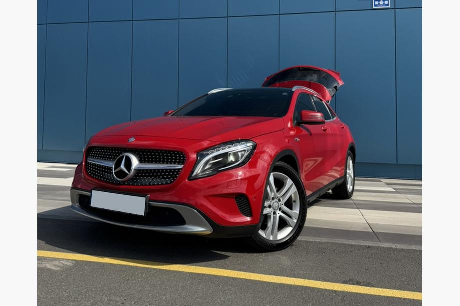 Mercedes GLA X156 2014–2019 Voorgrille Diamond Silver (2014-2016) Image