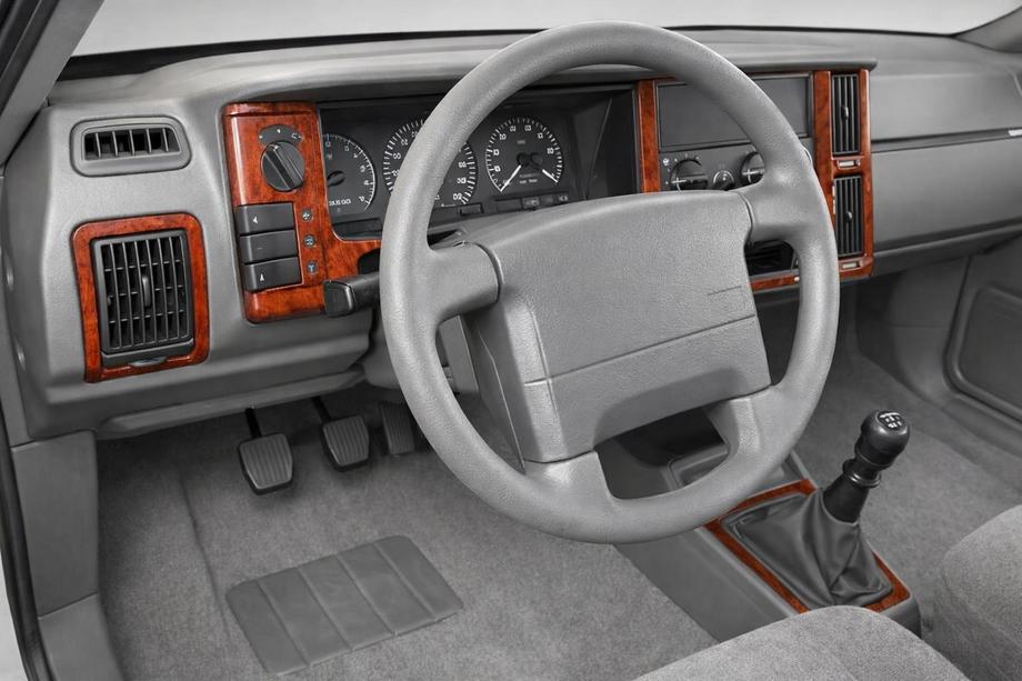 Volvo 440/460 1988–1996 Dashboard sierlijsten Image