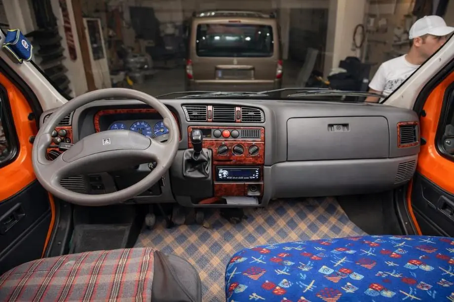 Peugeot Boxer 1994–2006 Dashboard sierlijsten (Meric, 1995-2002) Image
