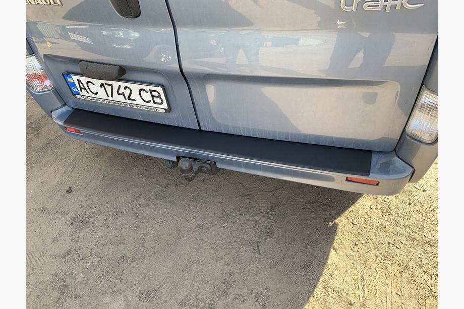 Opel Vivaro 2001–2015 Achterbumperbeschermer DDU (ABS) Foto 11