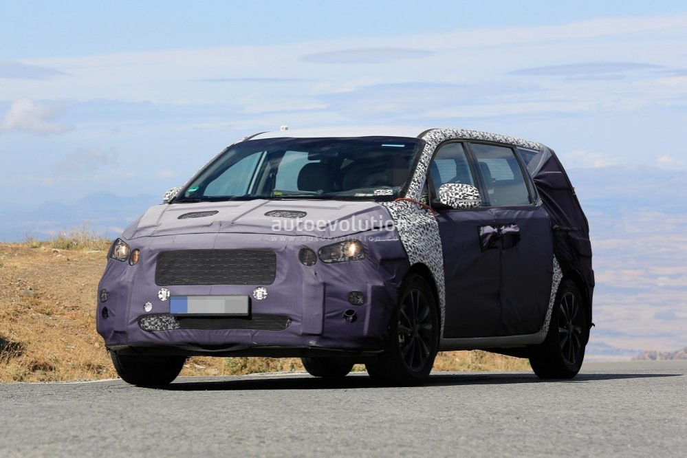 KIA test nieuw minivanmodel Sedona