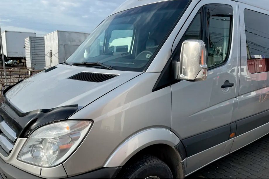 Mercedes Sprinter W906 2006–2018 Zelfklevende raamwindschermen (set 2 stuks, HIC) Foto 10