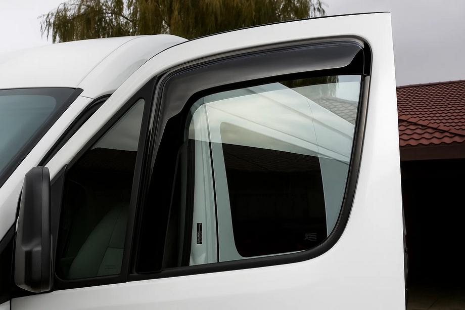 Mercedes Sprinter W906 2006–2018 Zelfklevende raamwindschermen (set 2 stuks, HIC) Foto 1