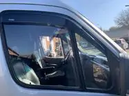 Mercedes Sprinter W906 2006–2018 Zelfklevende raamdeflectoren (2 stuks, Niken) foto 4