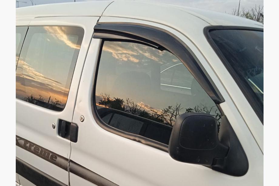Citroen Berlingo 1996–2008 Raamwindschermen (set van 2, Sunplex Sport) Image