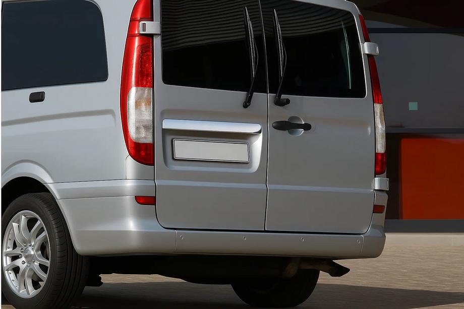 Mercedes Vito W639 2004–2014 Sierstrip boven kenteken (2-deurs, RVS) Image