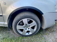 Skoda Superb 2001–2009 Wielkastverbreders (set van 4, zwart) Metaal foto 2