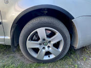 Skoda Superb 2001–2009 Wielkastverbreders (set van 4, zwart) Metaal foto 5