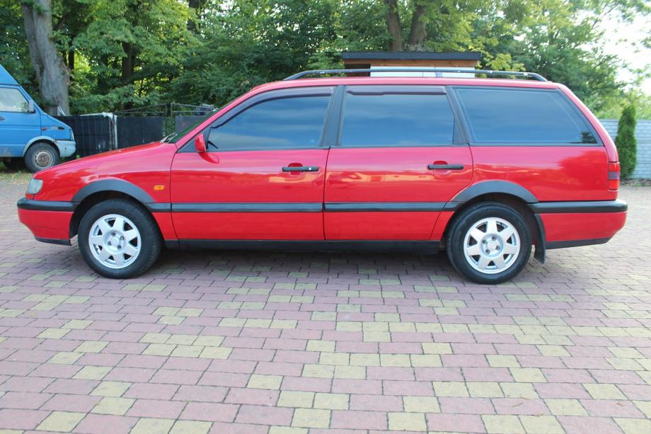 Volkswagen Passat B4 1993–1996 Wielkastverbreders (set van 4, zwart) Foto 9